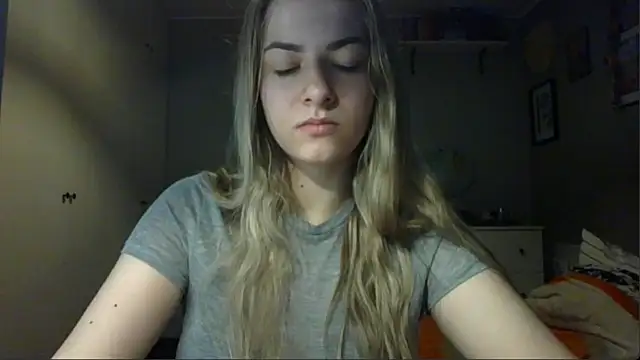 Snapshot of ROSIEx_sweet chatting on December 19, 8:10 am ROSIEx sweet online show from December 19, 8:10 am