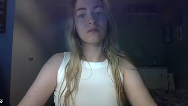 Snapshot of ROSIEx_sweet chatting on April 1, 6:47 am ROSIEx sweet online show from April 1, 6:47 am