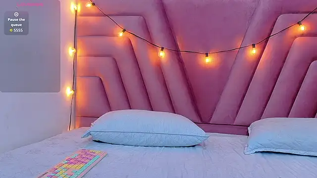 hornybarelylegalgirl online show from October 21, 2:56 am