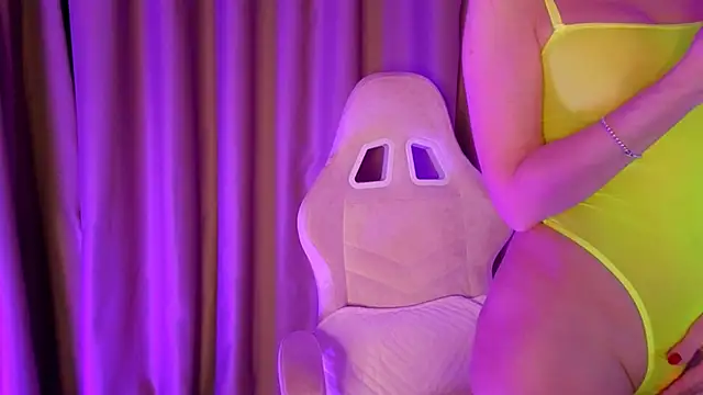 bubbling crush online show from March 4, 9:00 pm