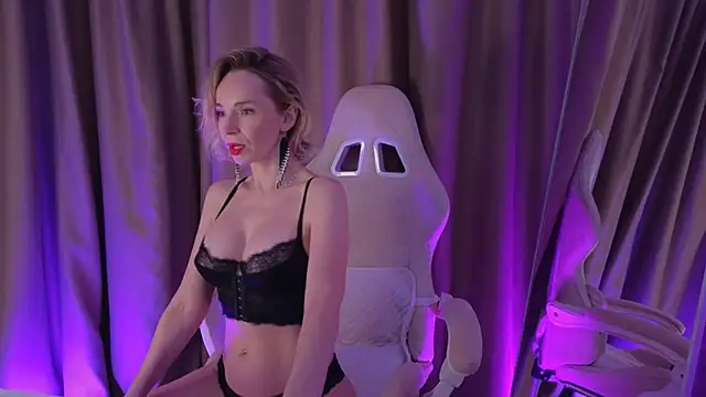 bubbling crush online show from March 18, 12:25 pm