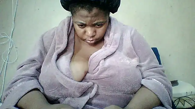 Snapshot of bustyboobs6 chatting on January 10, 12:18 pm bustyboobs6 online show from January 10, 12:18 pm