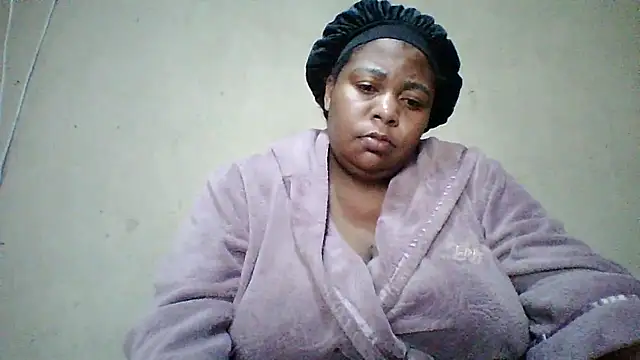 Snapshot of bustyboobs6 chatting on January 12, 11:15 am bustyboobs6 online show from January 12, 11:15 am