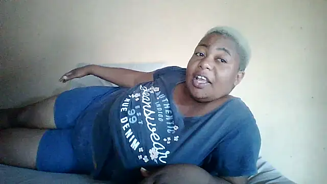 Snapshot of bustyboobs6 chatting on February 5, 7:13 am bustyboobs6 online show from February 5, 7:13 am