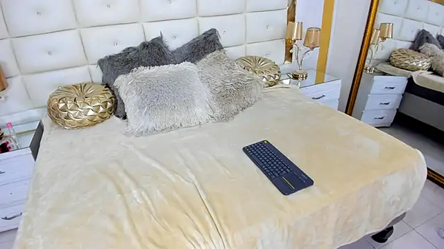 CoralHarmon online show from December 12, 9:48 pm