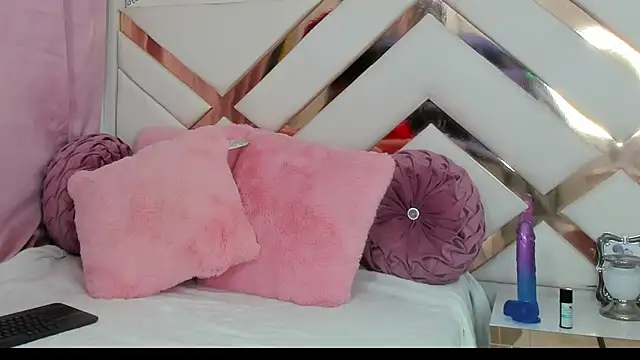 CoralHarmon online show from December 24, 2:12 pm