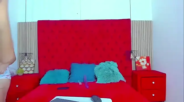 Snapshot of AmeliaANDEmily chatting on December 13, 6:59 pm AmeliaANDEmily online show from December 13, 6:59 pm