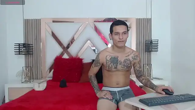 Snapshot of CelesteANDdylan chatting on February 14, 7:02 pm CelesteANDdylan online show from February 14, 7:02 pm