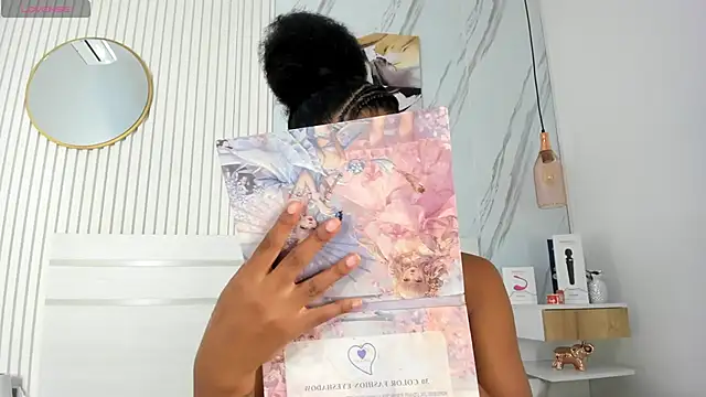 Snapshot of Sara_Lewwis chatting on October 6, 11:40 am Sara Lewwis online show from October 6, 11:40 am