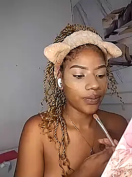 Snapshot of Sara_Lewwis chatting on October 15, 10:59 am Sara Lewwis online show from October 15, 10:59 am