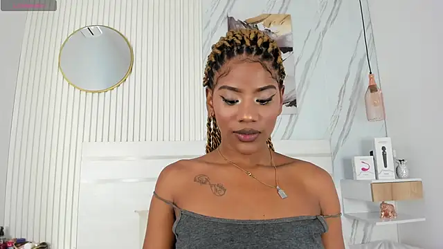 Snapshot of Sara_Lewwis chatting on October 27, 11:25 am Sara Lewwis online show from October 27, 11:25 am