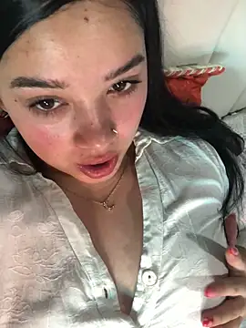 Julieta 333 online show from September 13, 3:45 pm