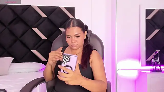 Carolina Evanss online show from May 2, 3:55 am