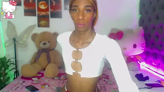 lucianadolll online show from March 28, 10:20 pm