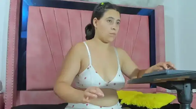 Snapshot of Salome_Moonn chatting on January 4, 4:23 am Salome Moonn online show from January 4, 4:23 am