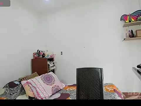 Stylevoluptuousvycky online show from April 16, 7:36 pm