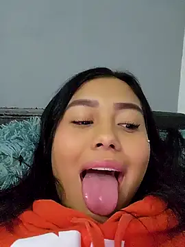 Snapshot of Val_clarck chatting on December 5, 3:26 am Val clarck online show from December 5, 3:26 am