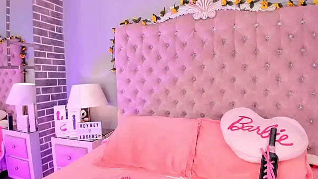 MadissonRey online show from May 6, 6:24 pm
