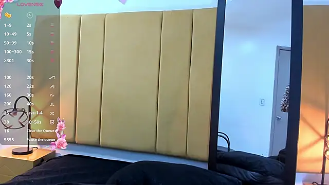 Snapshot of Lupiita223 chatting on March 24, 12:43 pm Lupiita223 online show from March 24, 12:43 pm