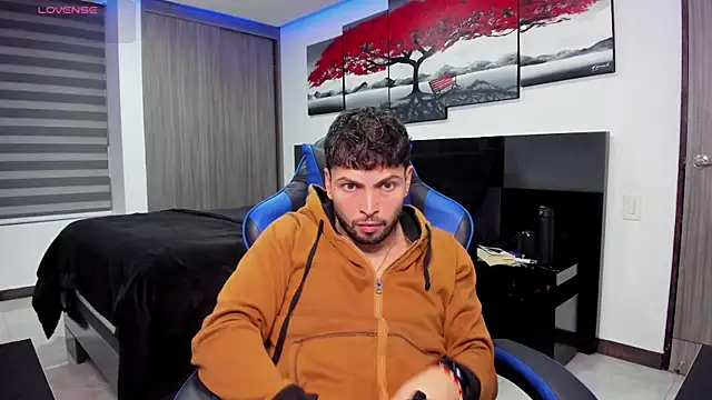 Snapshot of nick_klaus chatting on April 1, 11:24 pm nick klaus online show from April 1, 11:24 pm