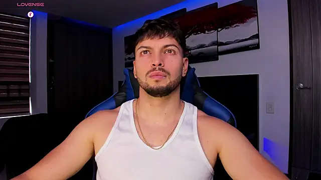 Snapshot of nick_klaus chatting on April 6, 9:49 pm nick klaus online show from April 6, 9:49 pm