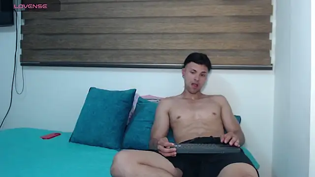 Snapshot of AshleyandTyler chatting on January 23, 12:14 am AshleyandTyler online show from January 23, 12:14 am