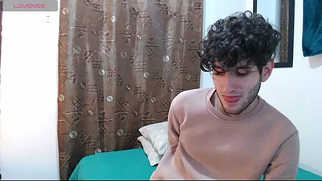 Snapshot of Thhiago_tay chatting on September 20, 4:46 am Thhiago tay online show from September 20, 4:46 am