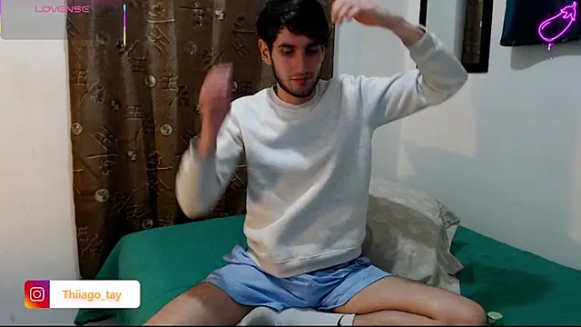 Snapshot of Thhiago_tay chatting on September 23, 7:55 am Thhiago tay online show from September 23, 7:55 am