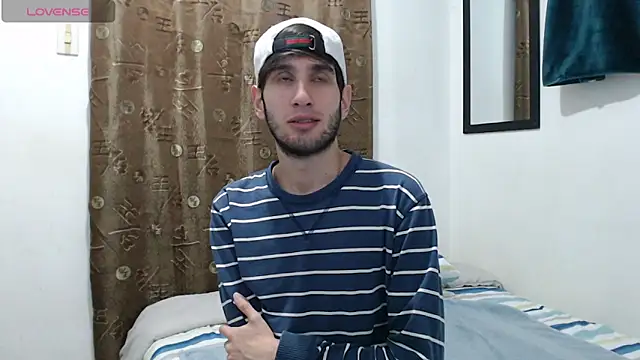 Snapshot of Thhiago_tay chatting on September 29, 4:01 pm Thhiago tay online show from September 29, 4:01 pm