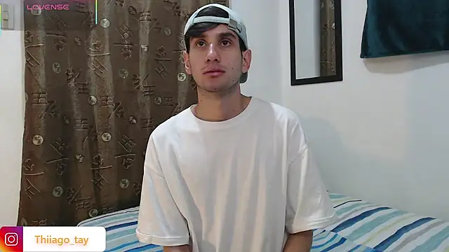 Snapshot of Thhiago_tay chatting on November 1, 3:03 pm Thhiago tay online show from November 1, 3:03 pm