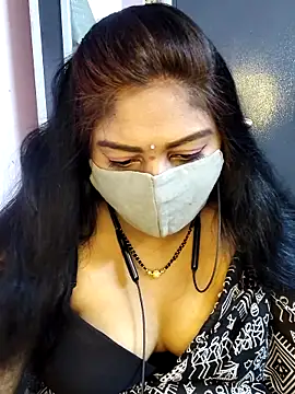 RomeoJuliet345 online show from March 28, 10:04 am