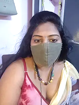 RomeoJuliet345 online show from May 7, 5:29 pm