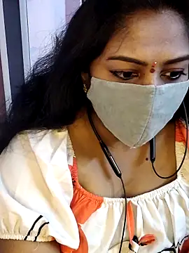 RomeoJuliet345 online show from May 18, 5:52 pm