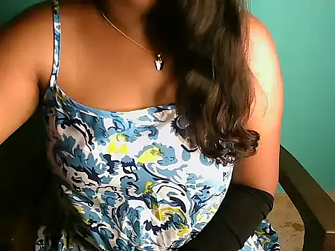 Snapshot of ursunny007 chatting on January 7, 11:26 am ursunny007 online show from January 7, 11:26 am