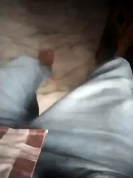 Snapshot of PracticalGum40 chatting on April 2, 11:19 am PracticalGum40 online show from April 2, 11:19 am