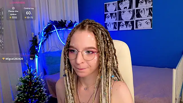 Snapshot of VioletShine chatting on December 25, 4:32 pm VioletShine online show from December 25, 4:32 pm