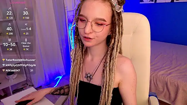 Snapshot of VioletShine chatting on January 12, 4:40 pm VioletShine online show from January 12, 4:40 pm