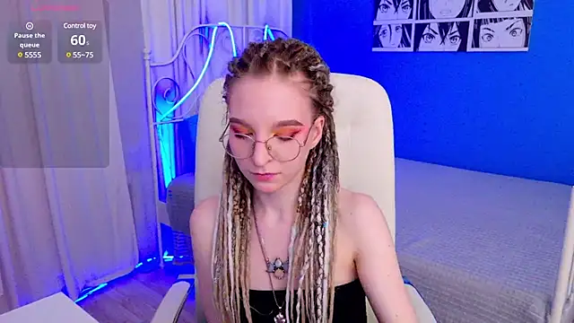 Snapshot of VioletShine chatting on January 22, 2:35 pm VioletShine online show from January 22, 2:35 pm