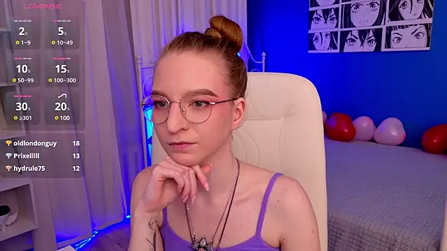 Snapshot of VioletShine chatting on February 12, 6:19 pm VioletShine online show from February 12, 6:19 pm