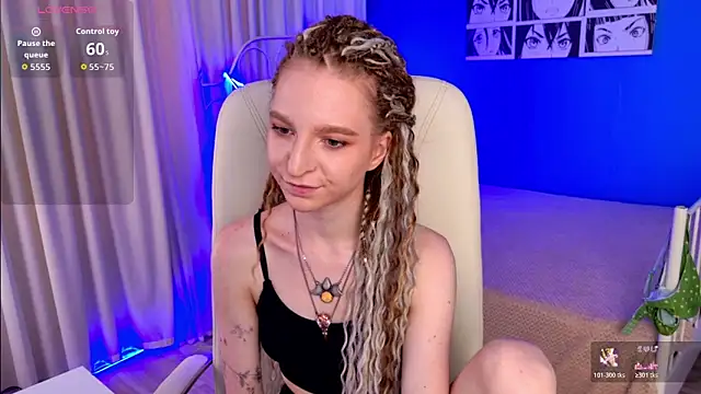 Snapshot of VioletShine chatting on July 1, 12:40 pm VioletShine online show from July 1, 12:40 pm