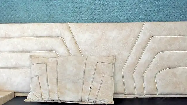 Snapshot of Candy_Bony chatting on January 14, 7:11 pm Candy Bony online show from January 14, 7:11 pm