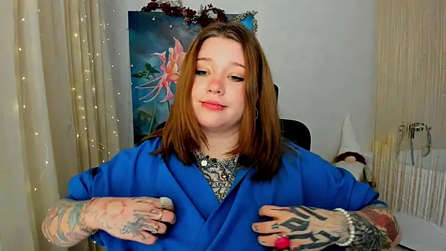 Snapshot of MoonLghte chatting on January 13, 7:31 pm MoonLghte online show from January 13, 7:31 pm
