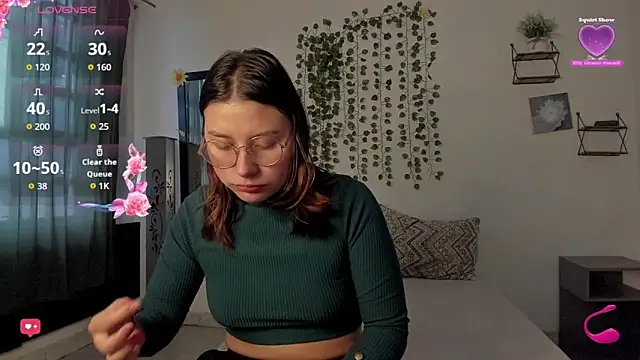 Noellesable online show from September 27, 5:29 pm