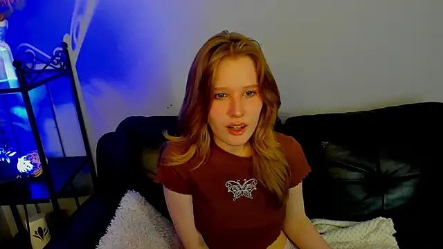Snapshot of EvaStevs chatting on December 13, 2:32 am EvaStevs online show from December 13, 2:32 am