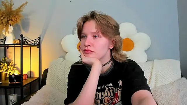 Snapshot of EvaStevs chatting on February 15, 4:12 pm EvaStevs online show from February 15, 4:12 pm