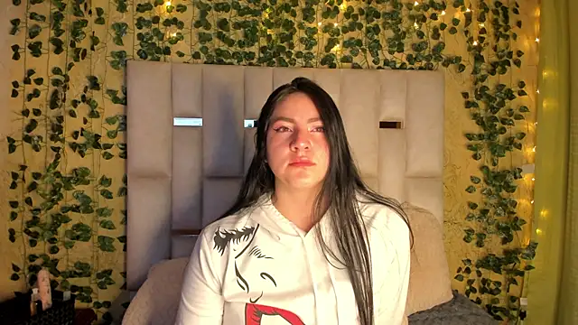 Snapshot of jenifer__power10 chatting on January 3, 11:46 am jenifer power10 online show from January 3, 11:46 am