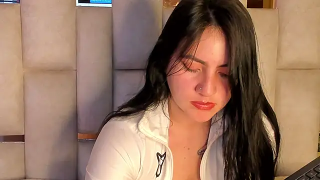 Snapshot of jenifer__power10 chatting on January 5, 4:06 pm jenifer power10 online show from January 5, 4:06 pm