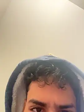 Snapshot of johnycash21 chatting on December 18, 1:28 pm johnycash21 online show from December 18, 1:28 pm