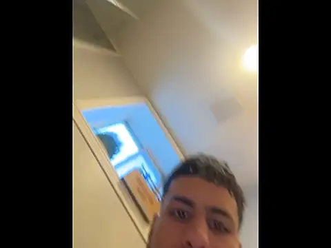 Snapshot of johnycash21 chatting on January 31, 9:35 pm johnycash21 online show from January 31, 9:35 pm