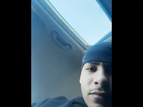 Snapshot of johnycash21 chatting on February 2, 5:11 pm johnycash21 online show from February 2, 5:11 pm